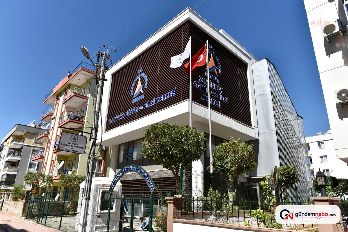 Muratpaşa Belediyesi, LGS'de başarı Sağlayan öğrencileri Kutladı