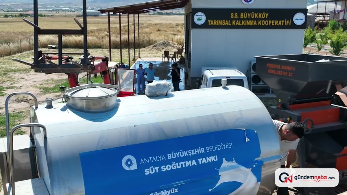 Antalya Büyükşehir Belediyesi, Korkuteli'nde üreticilere destek verdi