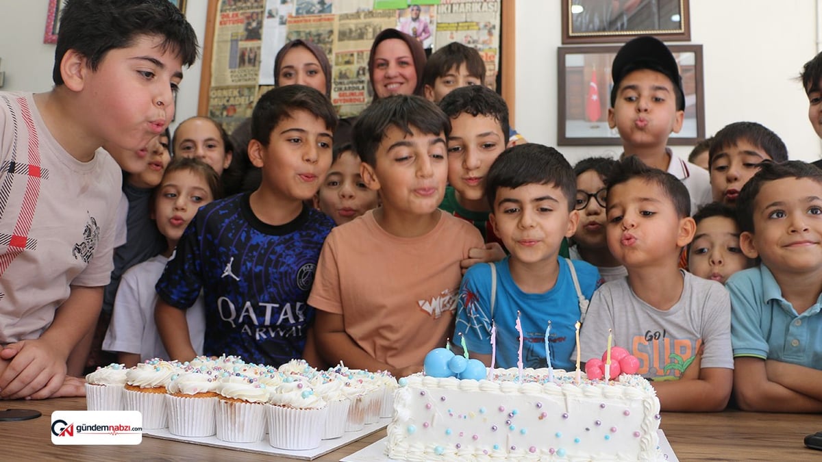 İlk kez doğum günü kutlayan çocukların mutluluğu
