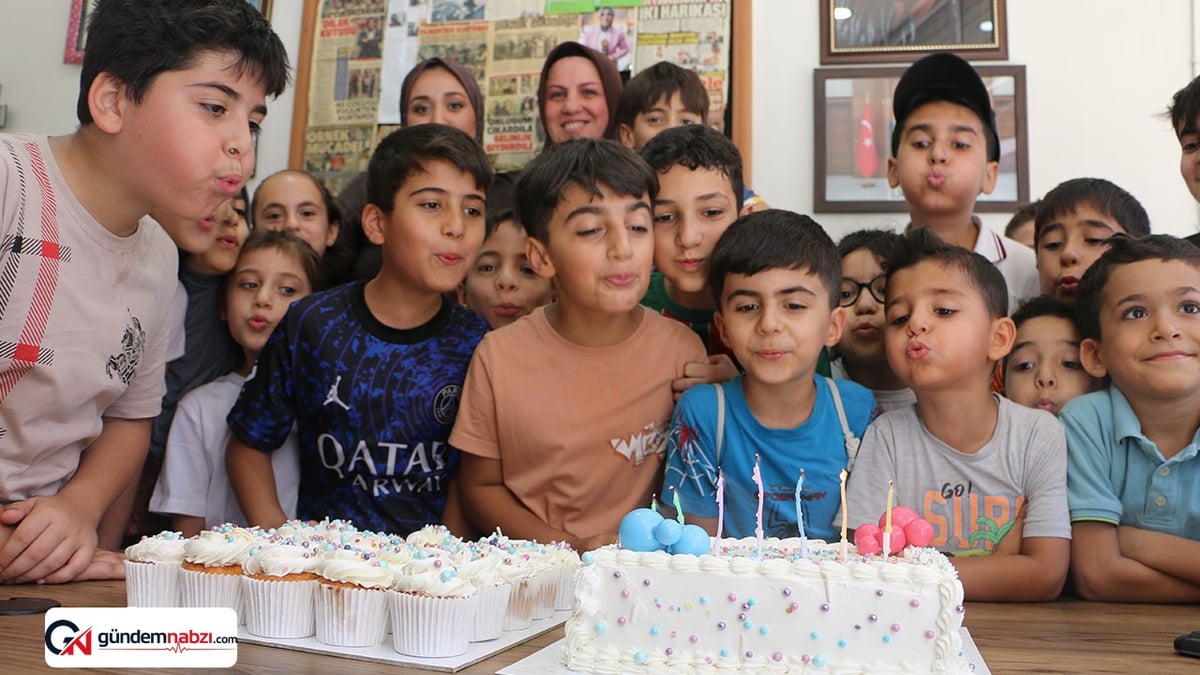 İlk kez doğum günü kutlayan çocukların mutluluğu
