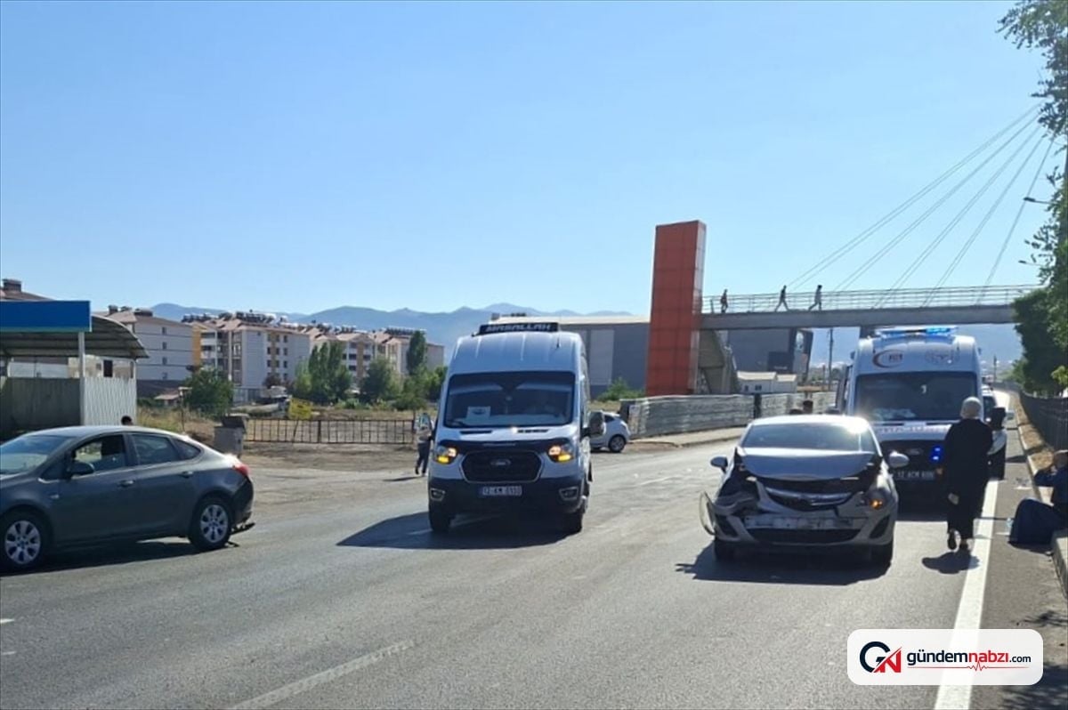 Bingöl'de zincirleme trafik kazası: 5 yaralı