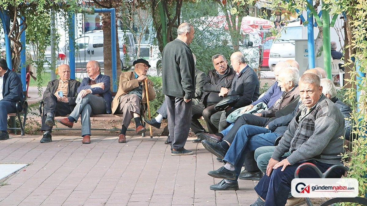 Emekliler yüksek enflasyon ve düşük maaşlarla mücadele ediyor