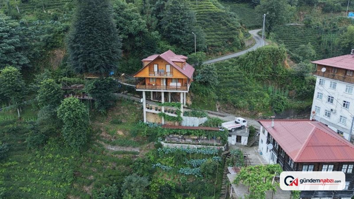 Rize'de yol üstüne inşa edilen villa dikkat çekiyor