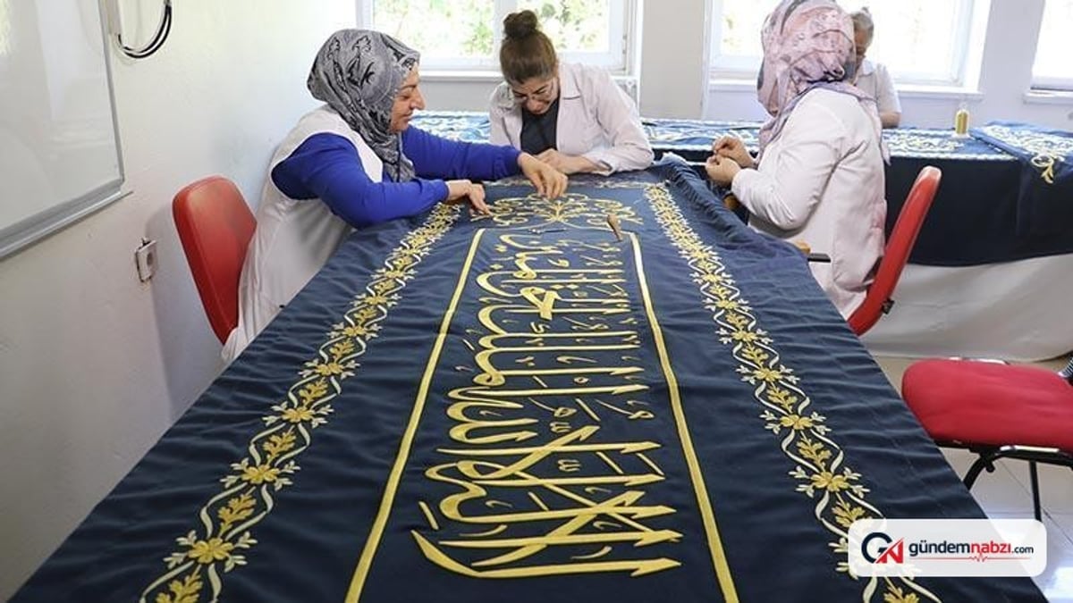 3'üncü Selim'in türbesinin örtüsü Diyarbakır'da işleniyor