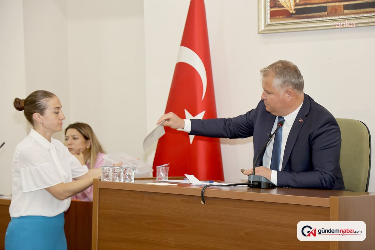 İzmir Urla'da meclis toplantısı yapıldı, kesintisiz hizmet vurgusu yapıldı