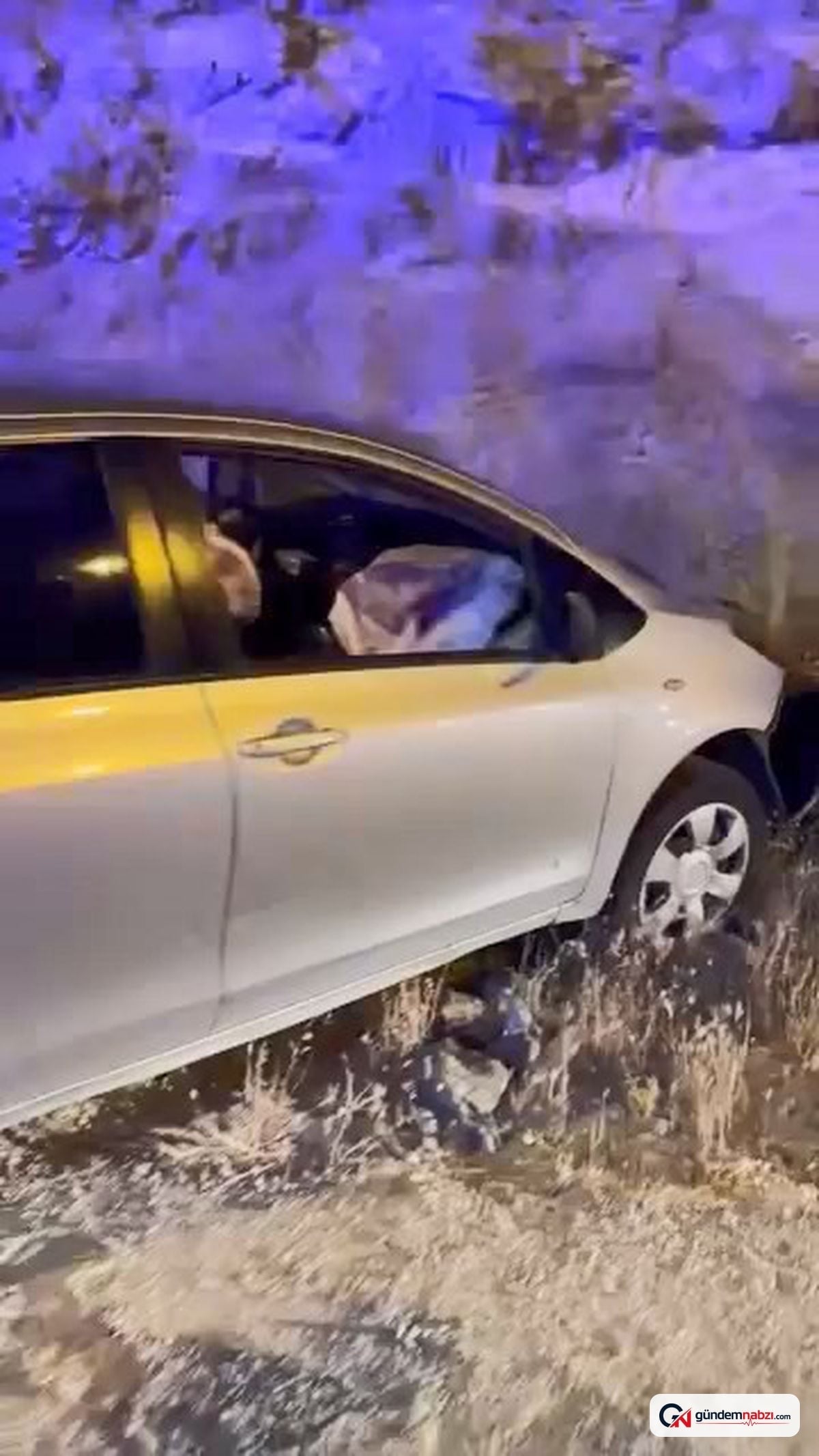 Elazığ'da iki otomobil çarpıştı: 5 yaralı