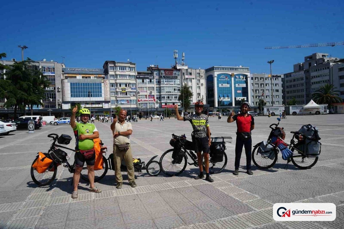Bisikletle Türkiye turu: 4 gezgin Samsun'a ulaştı