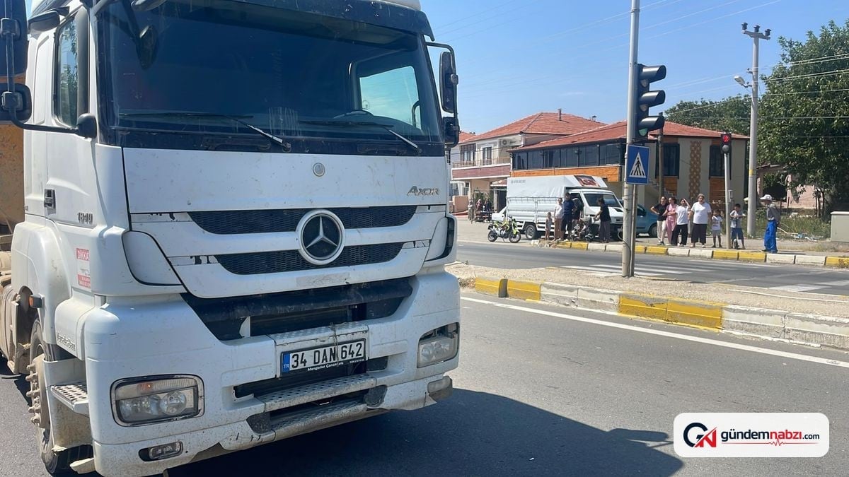Edirne'de hafriyat kamyonunun çarptığı yaya ağır yaralandı
