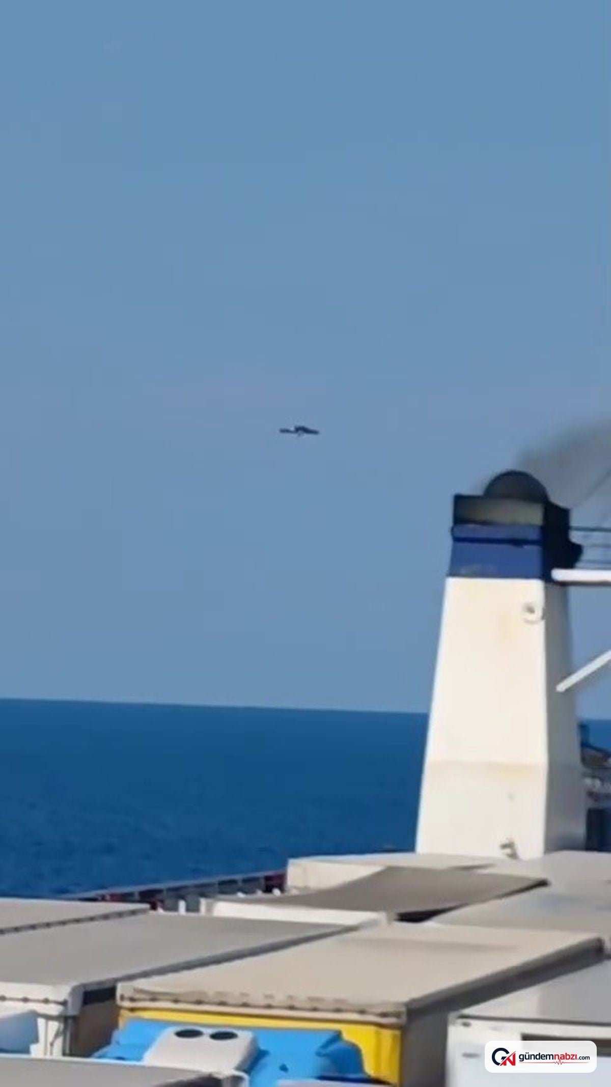 Karadeniz'de seyreden Ro-Pax gemisinin üzerinden dronlar geçti