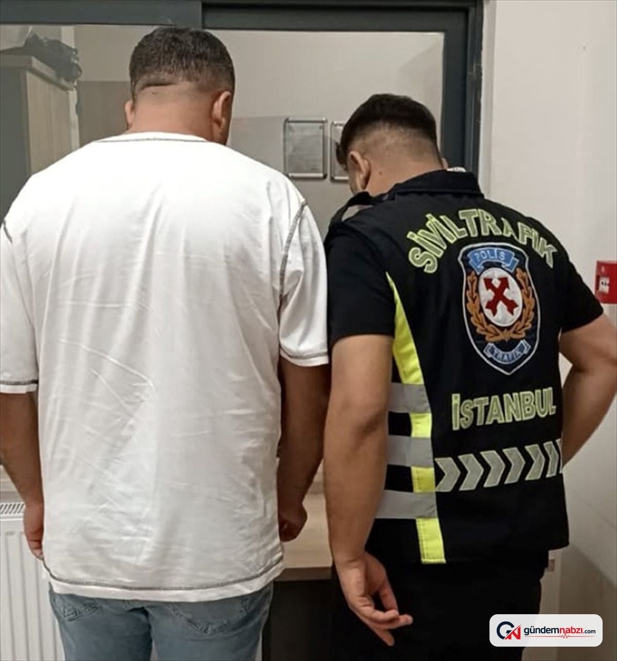 Düğün konvoyunda havaya ateş açana ev hapsi verildi