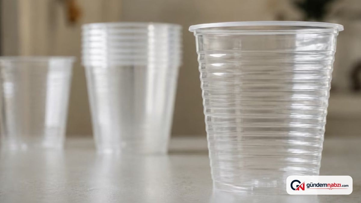 Plastik bardaklardaki çizgilerin işlevi önemli