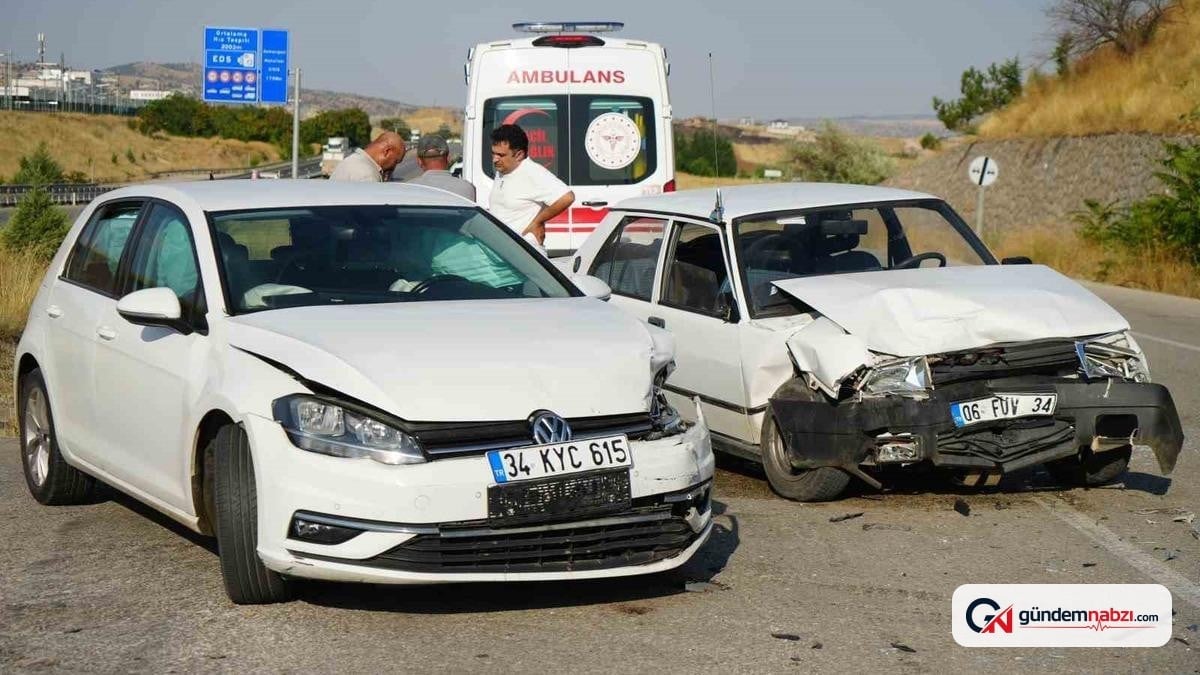 Kırıkkale’de iki otomobil kafa kafaya çarpıştı: 5 yaralı
