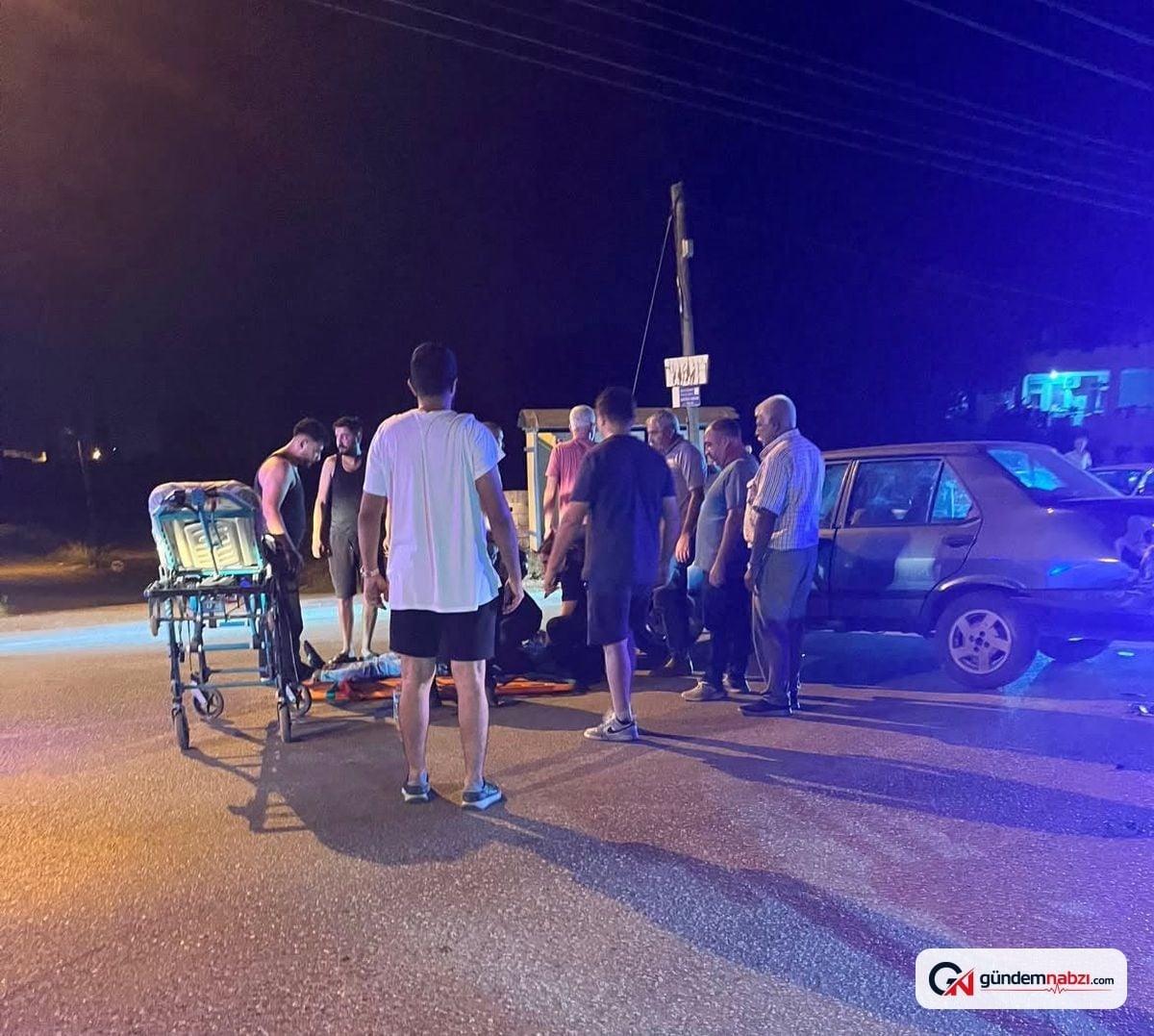 Hatay'da motosikletler otomobile saplandı: 2 yaralı