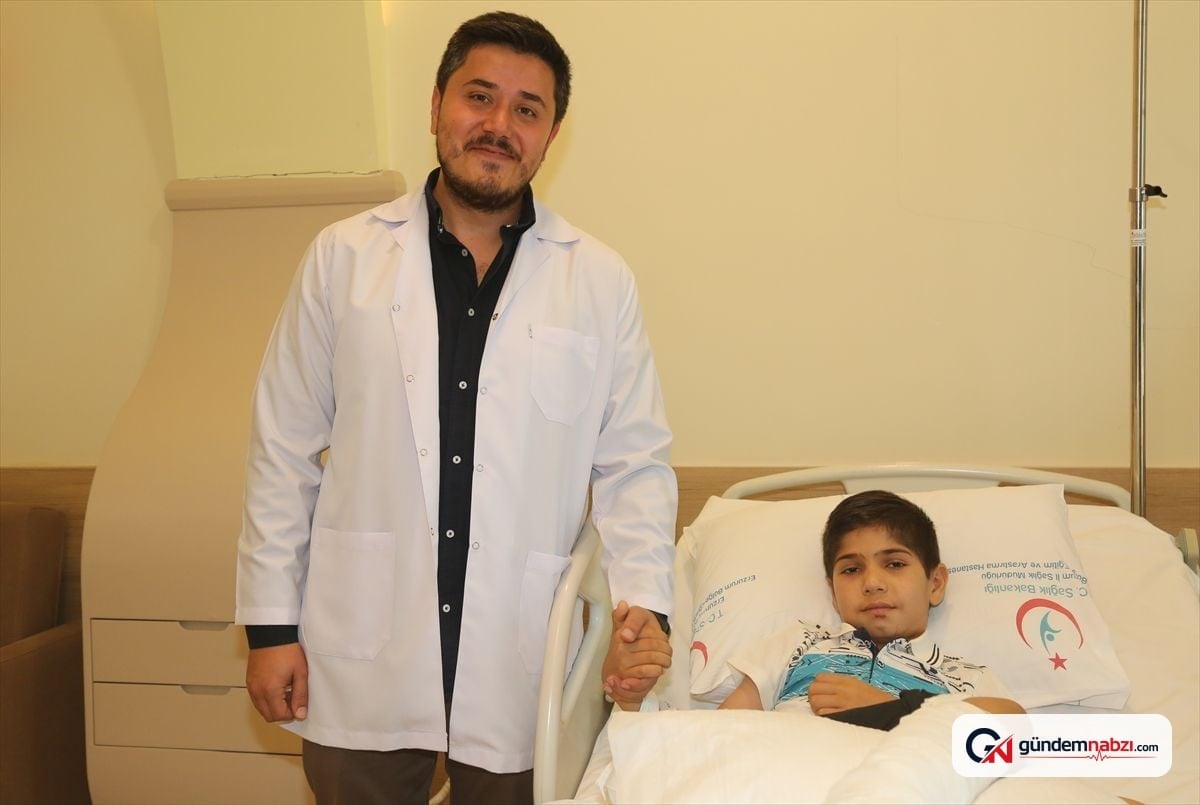 Ağrı'da kayanın altında ayağı ezilen Musa uzuv kaybından kurtuldu