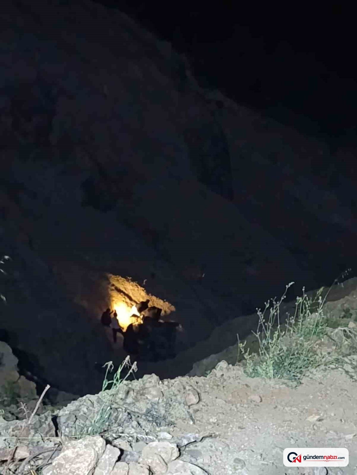 Gümüşhane'de otomobil uçuruma yuvarlandı: 1 ölü, 2 yaralı
