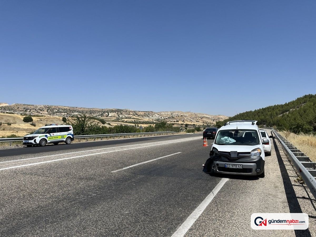 Adıyaman Besni'de trafik kazasında 5 kişi yaralandı