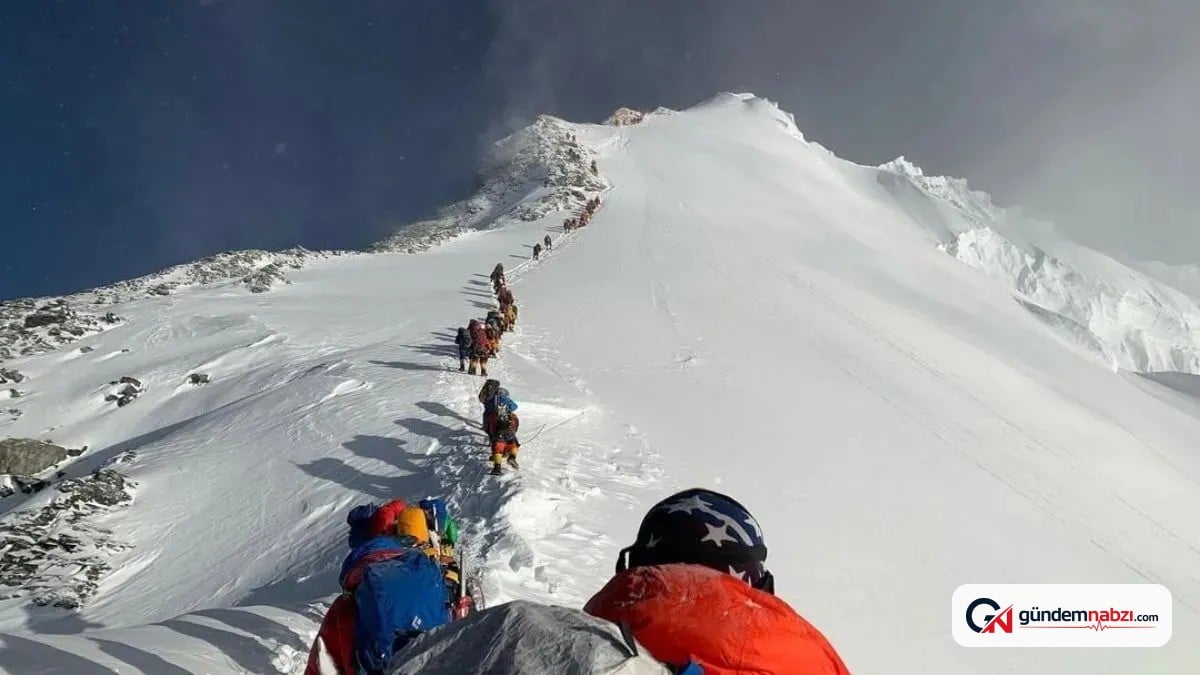 Everest'in 30 yıl sonra dönecek sembolü 'yeşil Çizmeler'