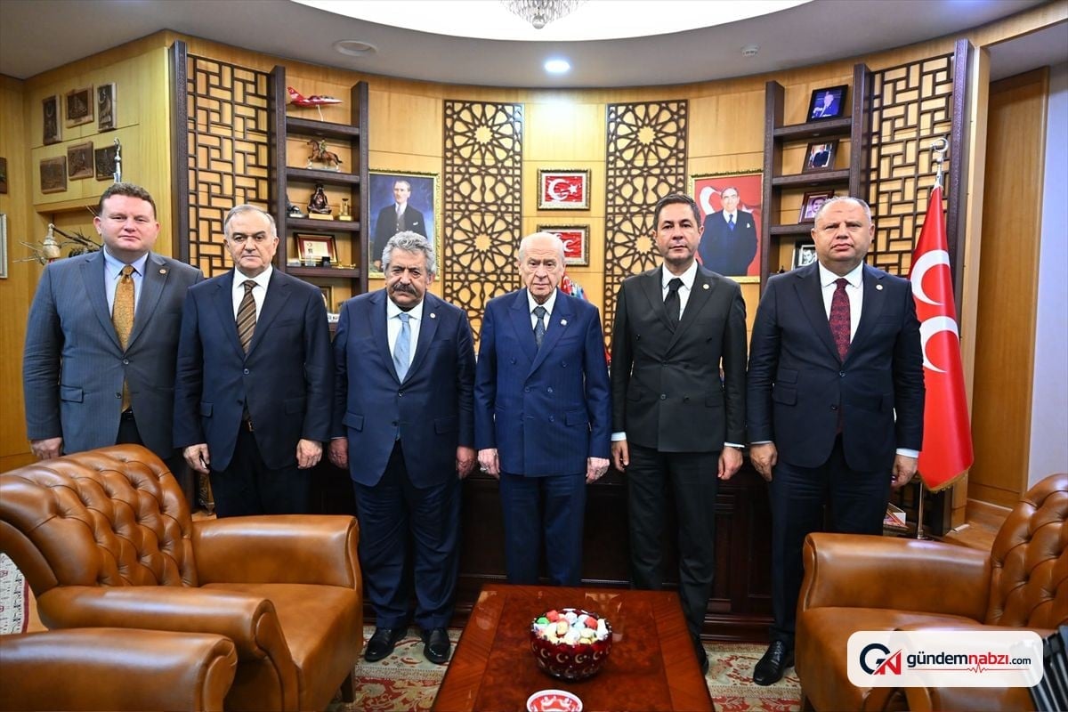 Bahçeli, Adalet ve Anayasa komisyonu üyelerini Kâbil etti