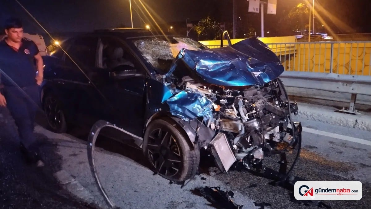 İstanbul Ümraniye'de iki araç çarpıştı: 4'ü ağır 6 yaralı