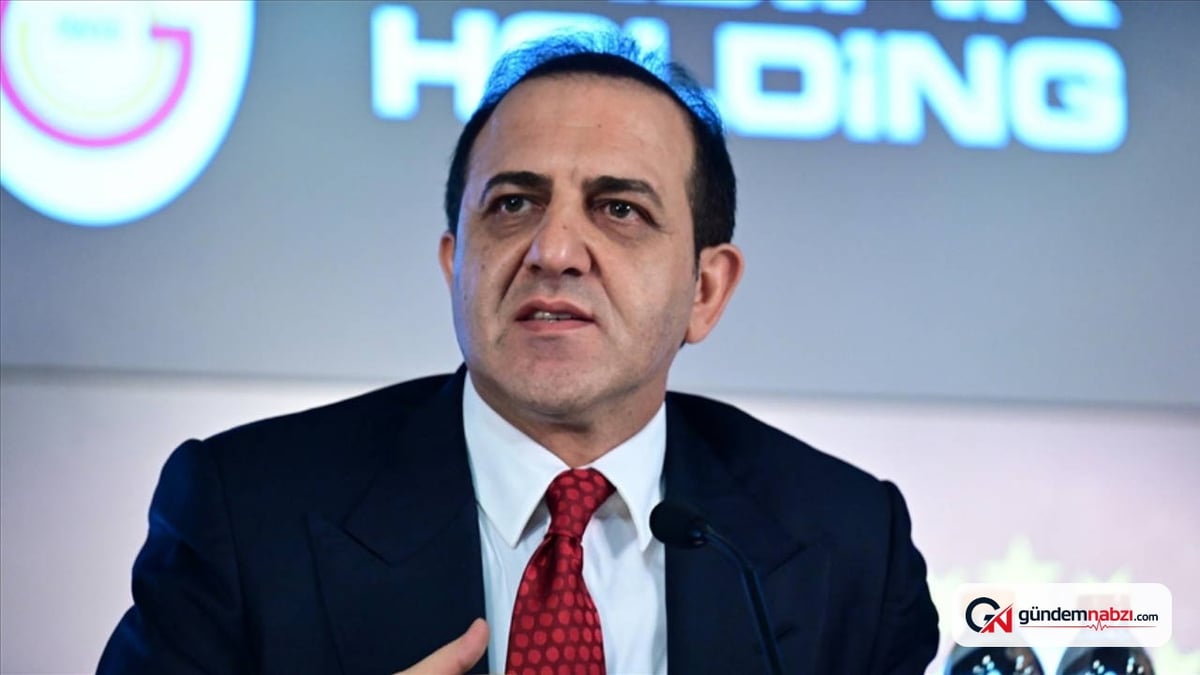 Galatasaray'da Taraftarlar Abdullah Kavukcu'ya tepki gösterdi
