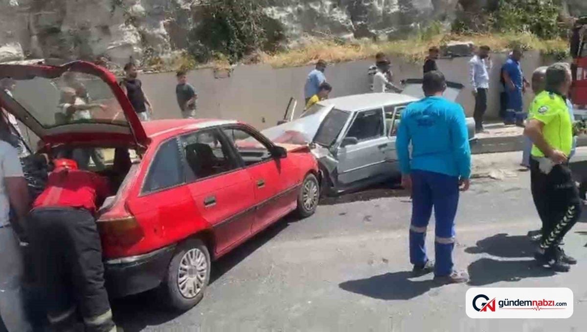 Şanlıurfa Birecik Tüneli çıkışında iki otomobil çarpıştı: 3 yaralı