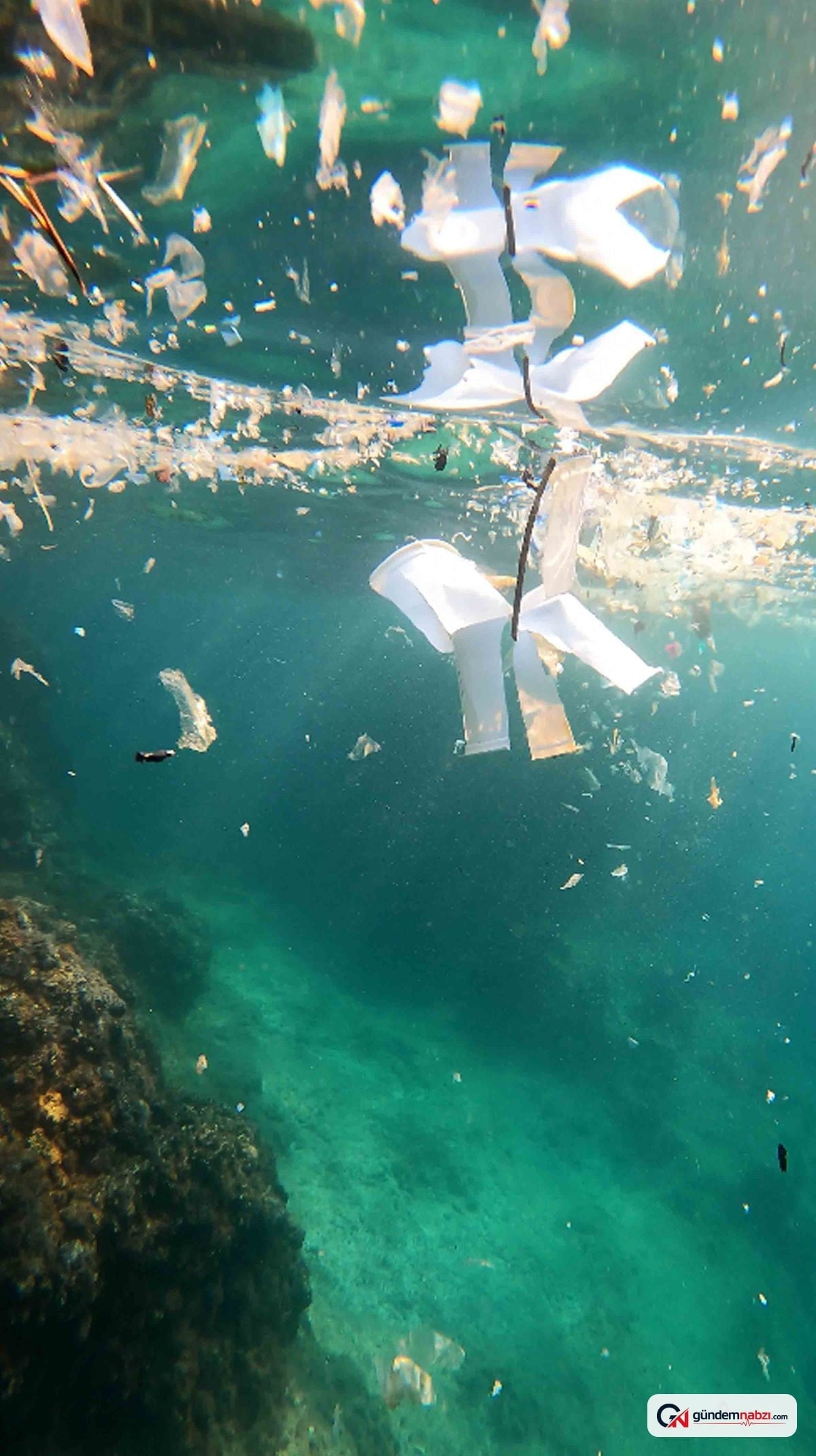 Akdeniz'de mikroplastik kirliliği su altında daha yoğun