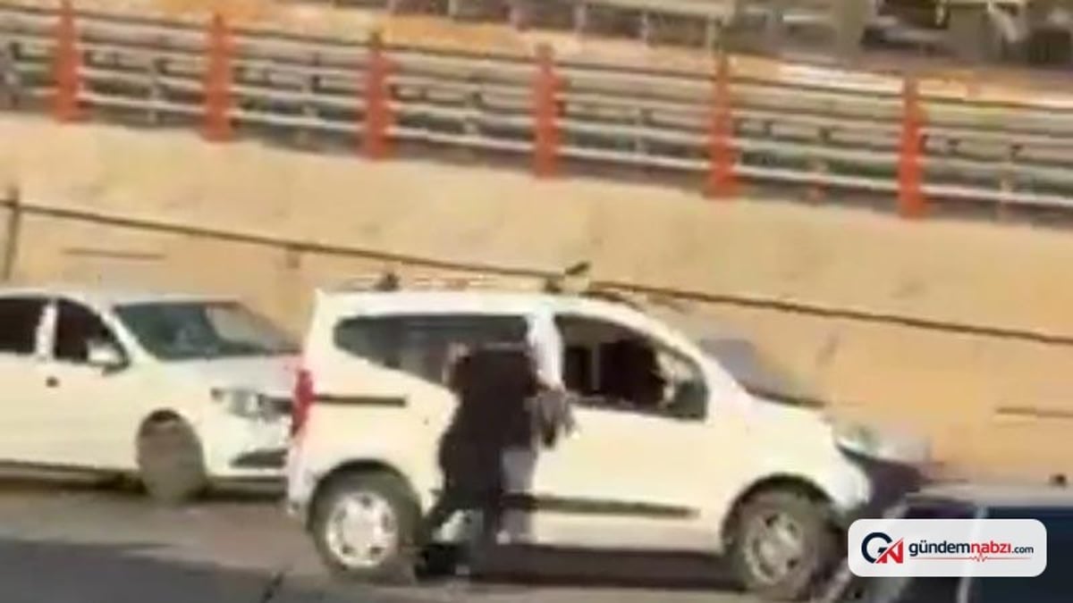 Şanlıurfa'da kardeş kavgası: Hareket eden araca tutunup camdan girmeye çalıştı