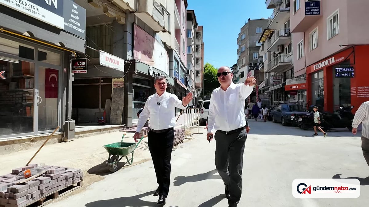Burdur Belediyesi, Cümbüşlü Caddesi'nde yol yenileme çalışmaları başlattı