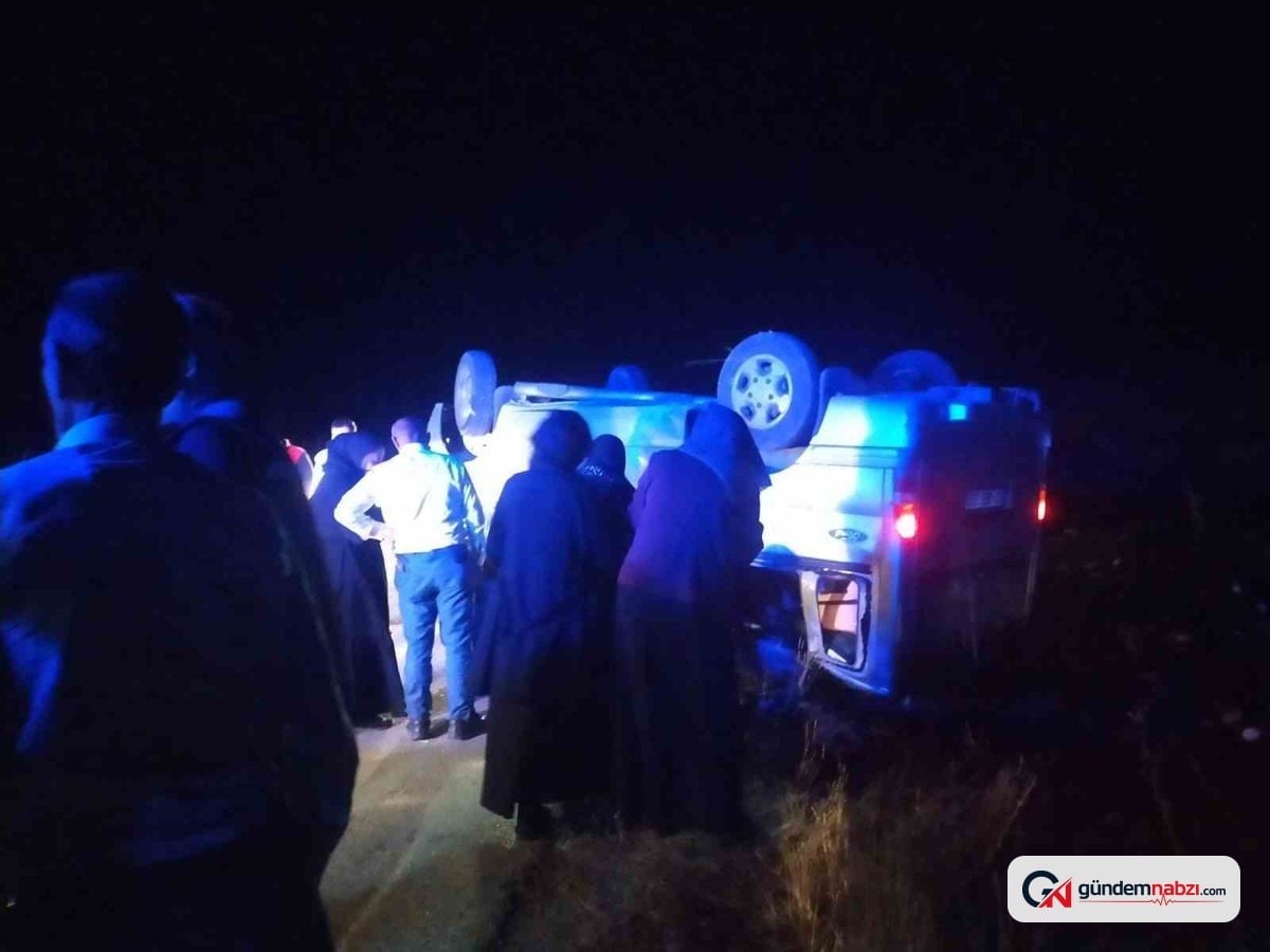 Sivas'ta minibüs devrildi: 7 yaralı