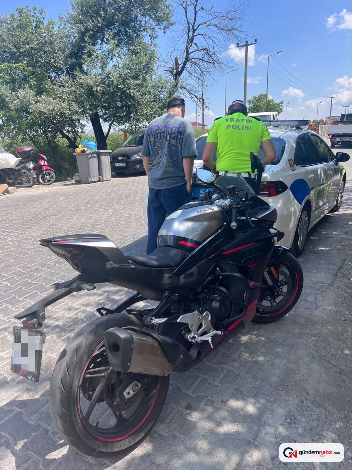 Bolu'da tek tekerlek üzerinde giden motosiklet sürücüsüne 46 bin lira ceza