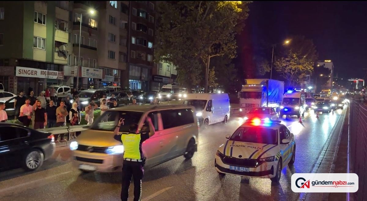 Bursa'da alkollü şahıs metro direğine çıkarak ulaşımı durdurdu
