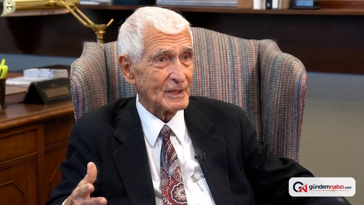 94 yaşındaki Dan Santos, 70 yıldır New York Life'ta çalışıyor