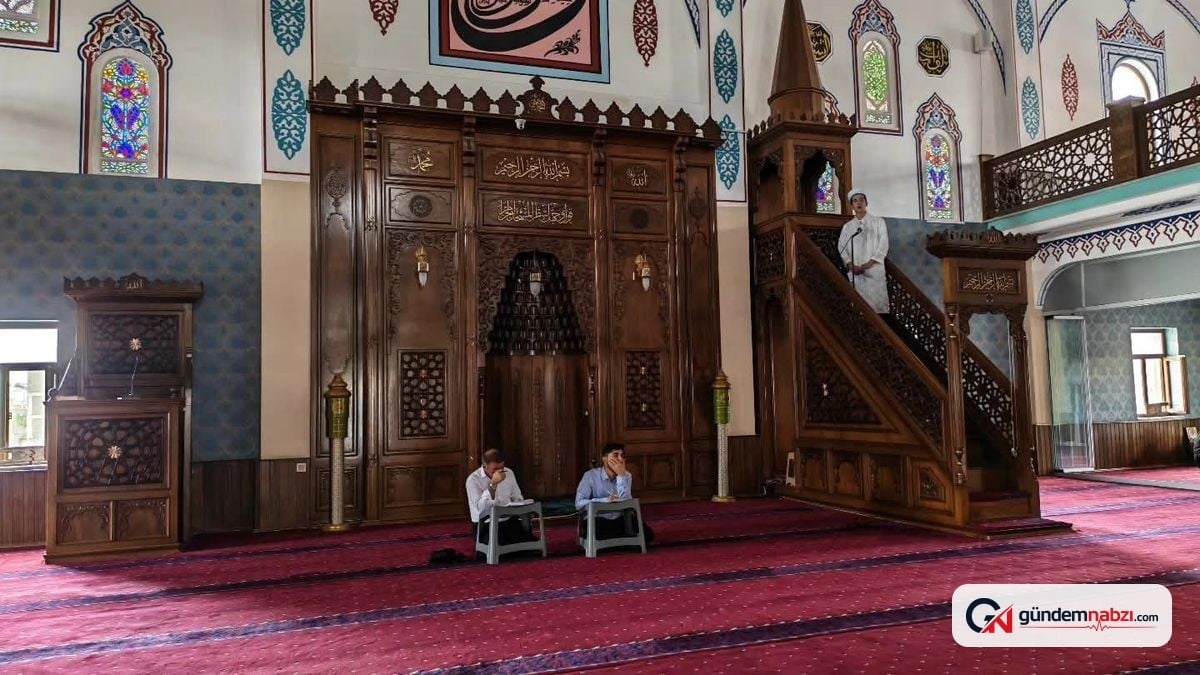 Van Özalp'te yaz Kur'an kursu öğrencileri yarıştı