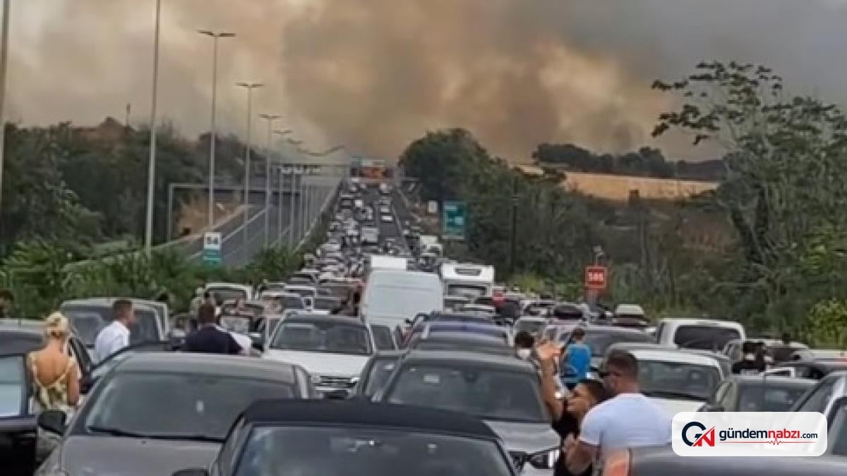 Roma'da İki Farklı Yolda Yangınlar Sebebiyle Trafik Aksadı