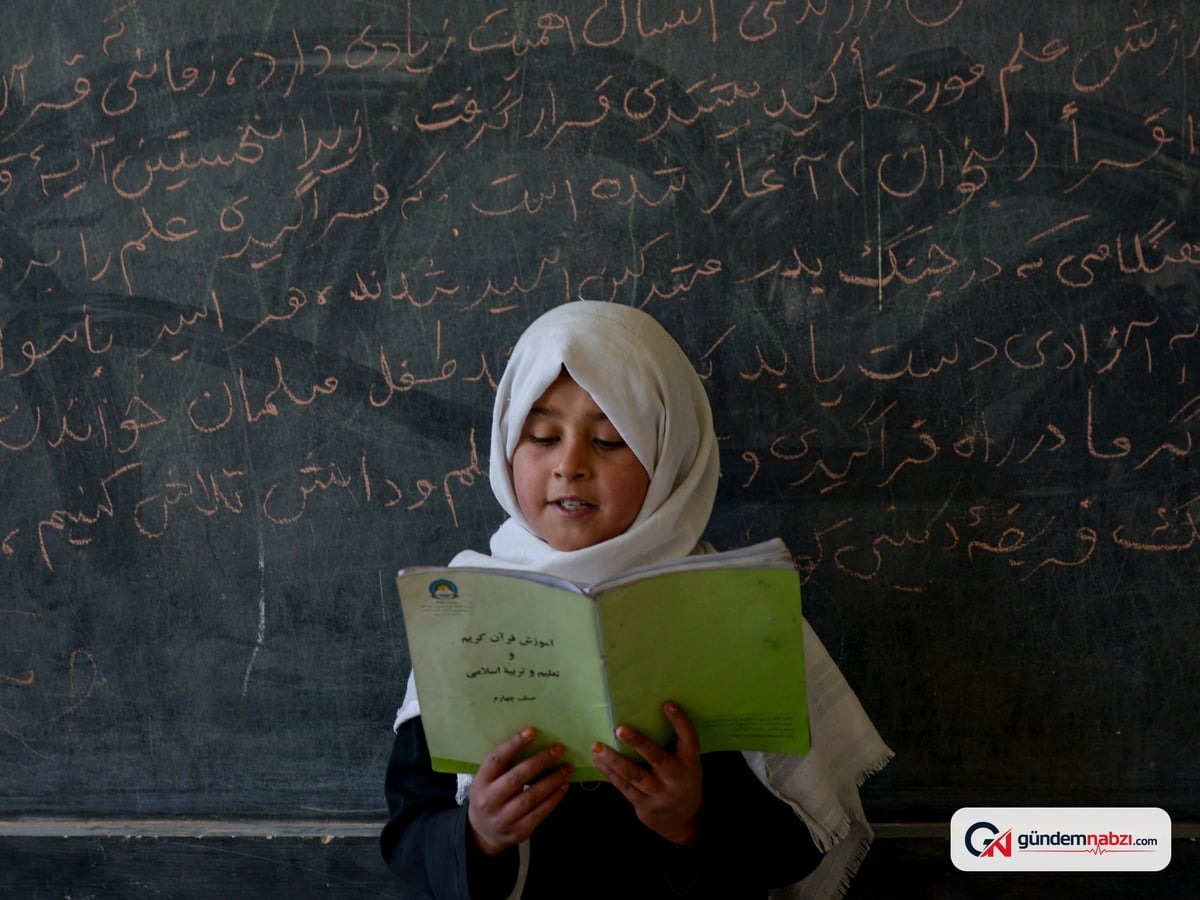 UNESCO: Afganistan'da 2,4 milyon kız çocuğu orta eğitime gidemiyor