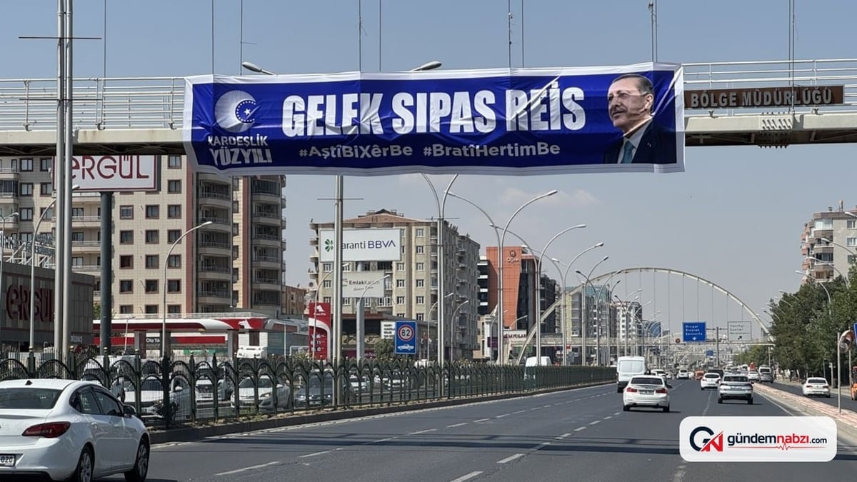 Diyarbakır'da Erdoğan'a teşekkür içeren Kürtçe Pankart asıldı