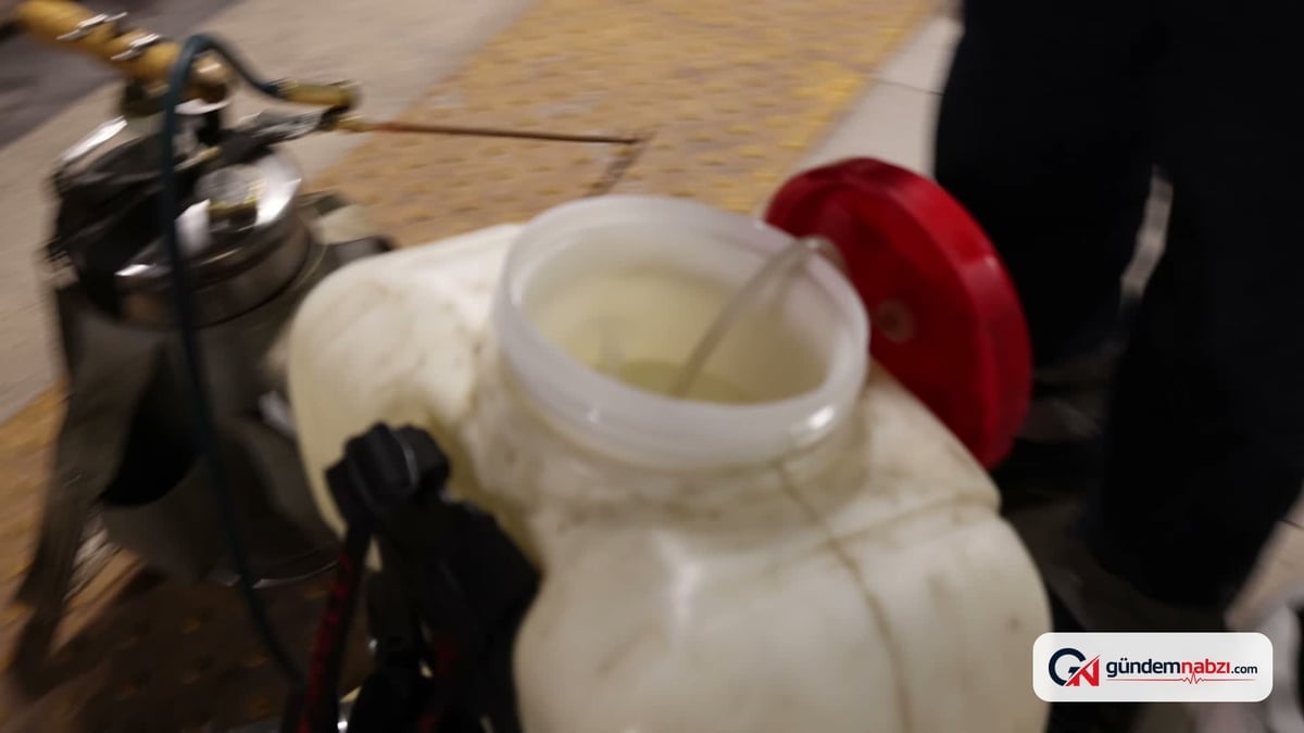İzmir metrolarında gece mesaisi: Biyolojik vektör mücadelesi sürüyor