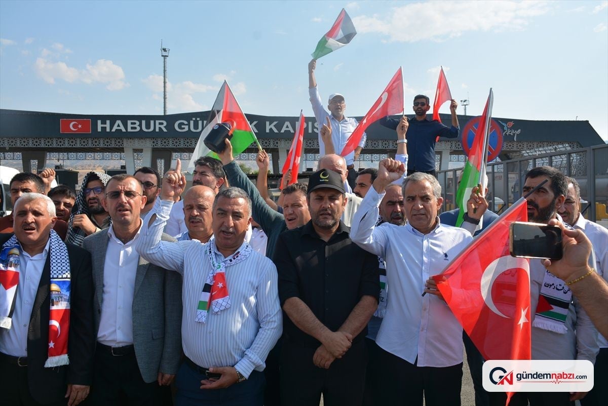 Şırnak'ta Filistin konvoyunun bekletilmesine tepki gösterildi