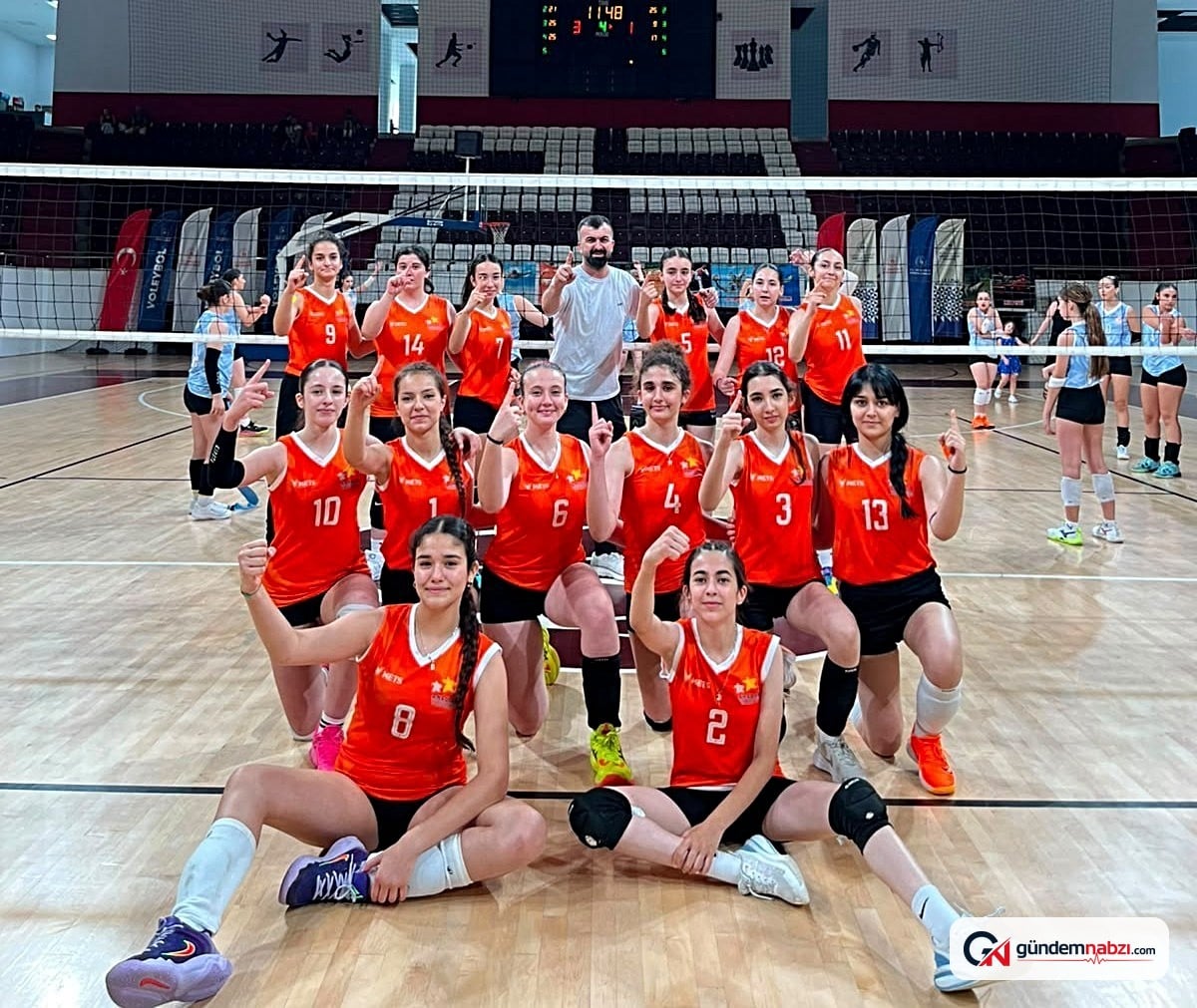 Malatya kız voleybol takımı ANALİG finallerine yükseldi