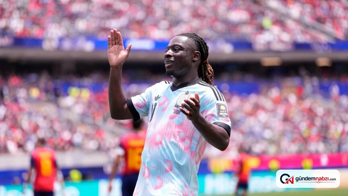 Manchester City, Jeremy Doku ile 5 yıllık sözleşme imzaladı