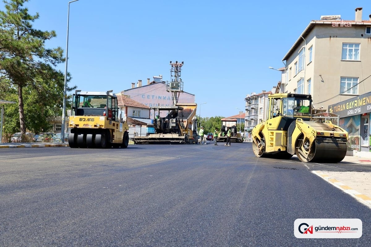 Tekirdağ'da Saray'ın üç caddesi 5 bin ton asfaltla yenilendi