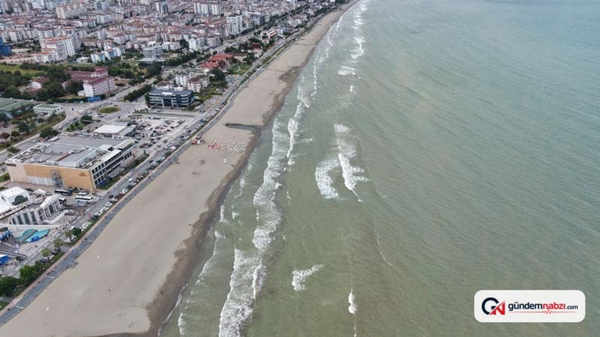 Samsun'da kötü hava şartları nedeniyle denize girişler yasaklandı