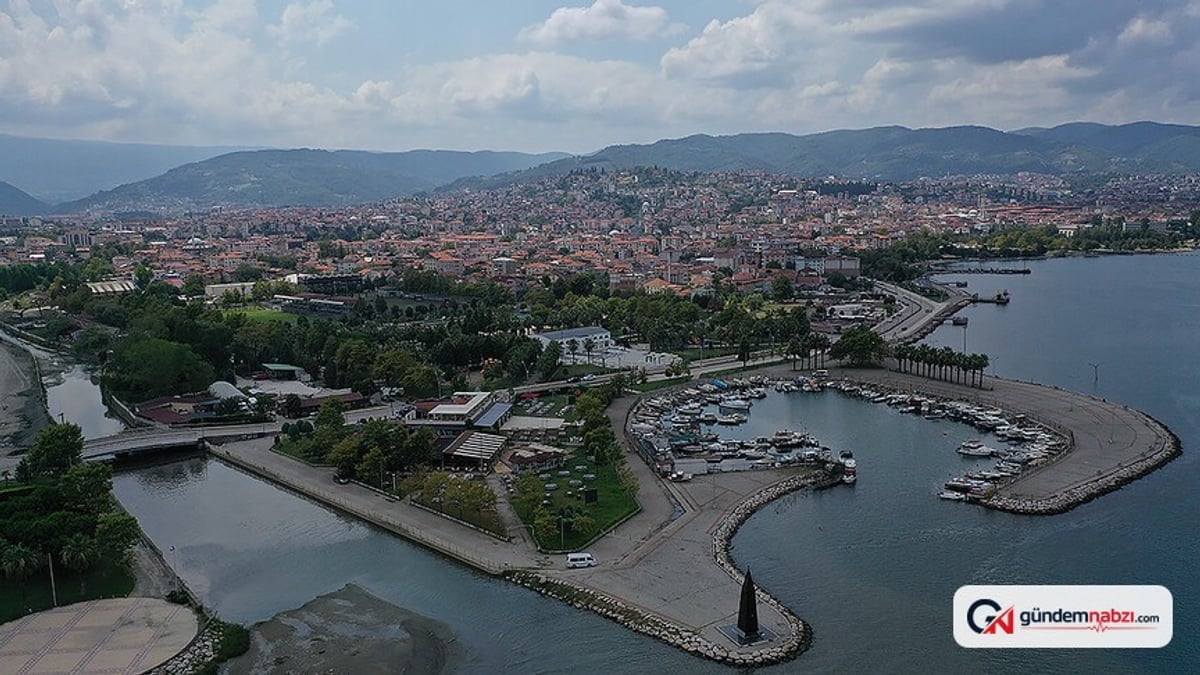 Kocaeli'nin Gölcük ilçesinde yapı stoku yenileniyor