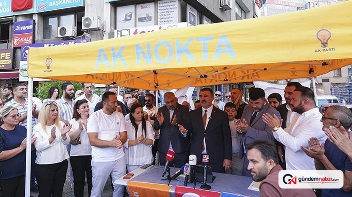 İzmir'de CHP ve diğer partilerden 500 kişi AK Parti'ye katıldı