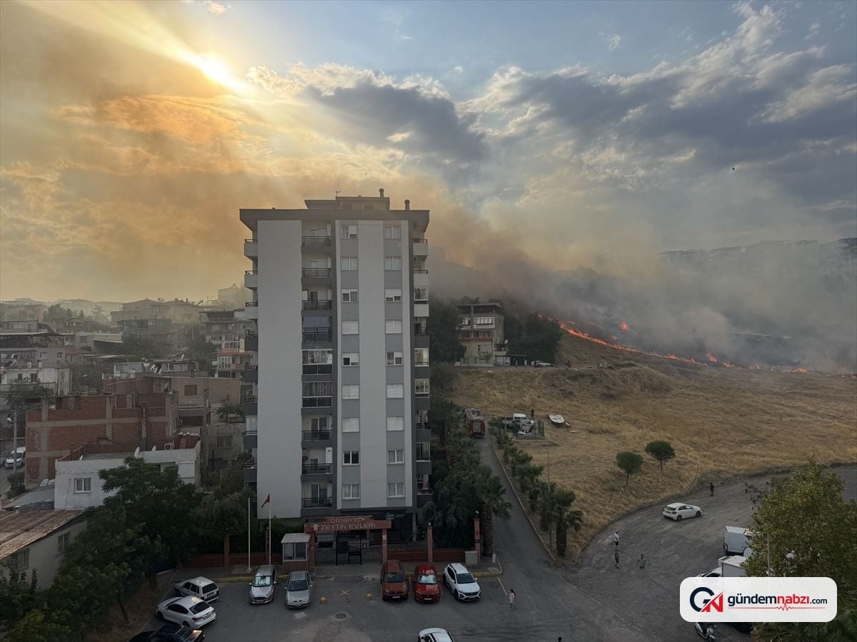 İzmir'in Karşıyaka ilçesinde otluk yangını kontrol altına alındı