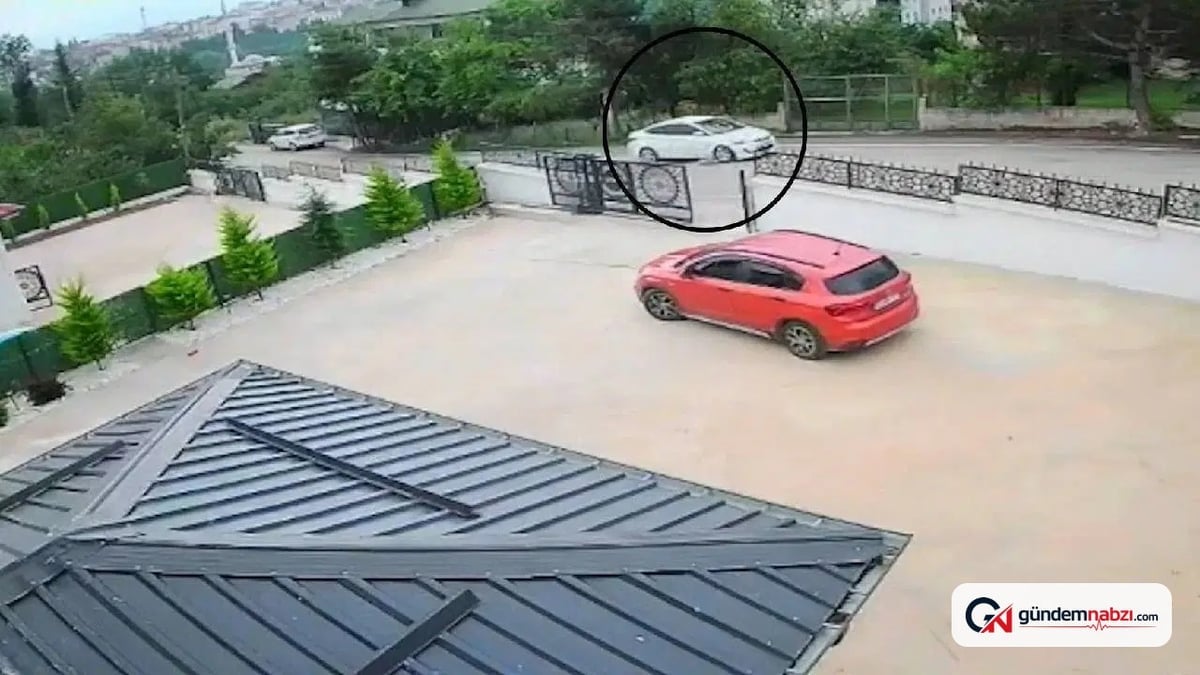 Korgan'da otomobil köpeğe çarptı, 10 yaşındaki Gülizar bayıldı