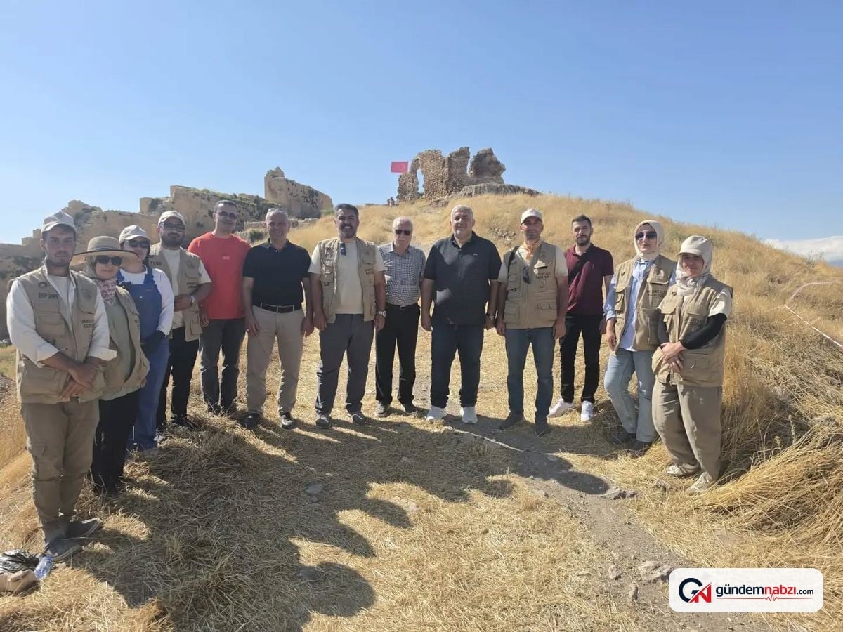 Bayburt Kent Konseyi tarihi kaledeki kazı çalışmalarını inceledi