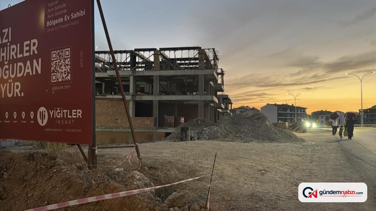 Eskişehir'de inşaattan düşen kalıp ustası hayatını kaybetti