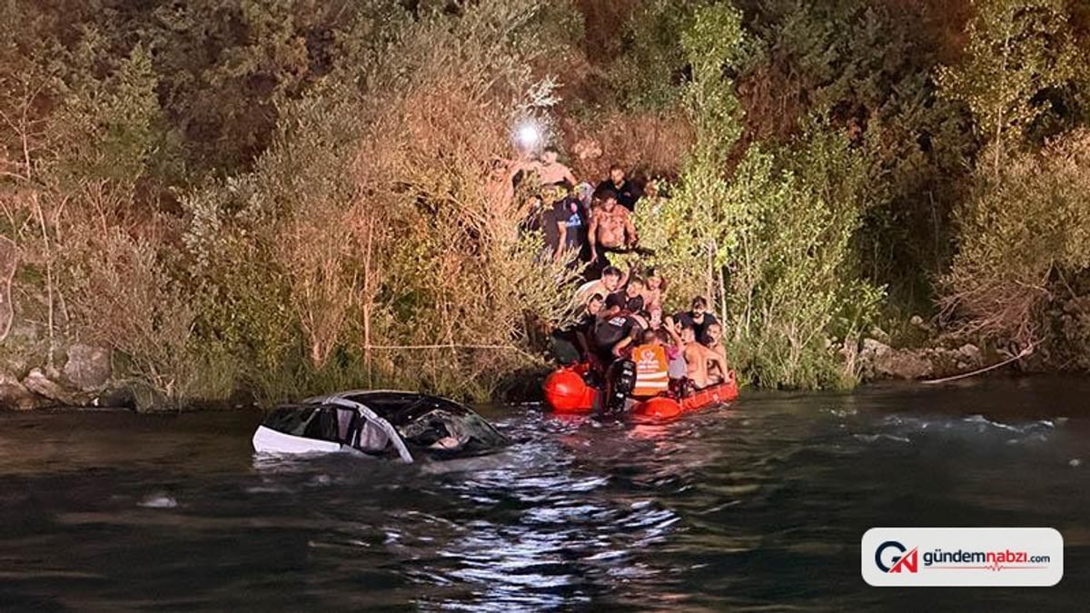 Tunceli’de otomobil takla atıp Munzur Nehri’ne düştü: 2 yaralı
