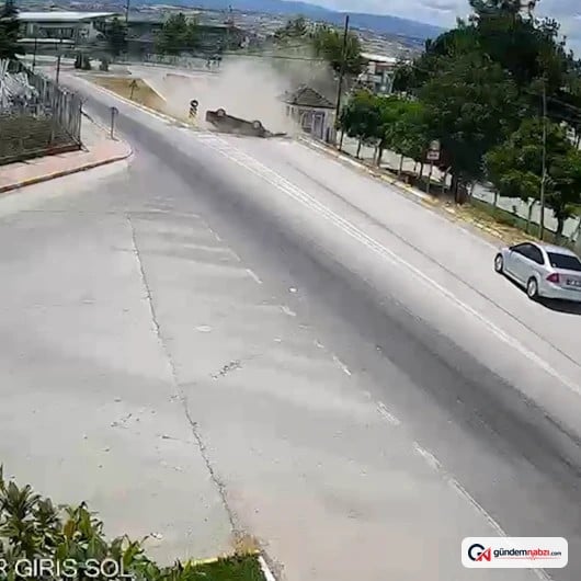 Tokat'ta otomobil direğe çarparak devrildi: 1 yaralı